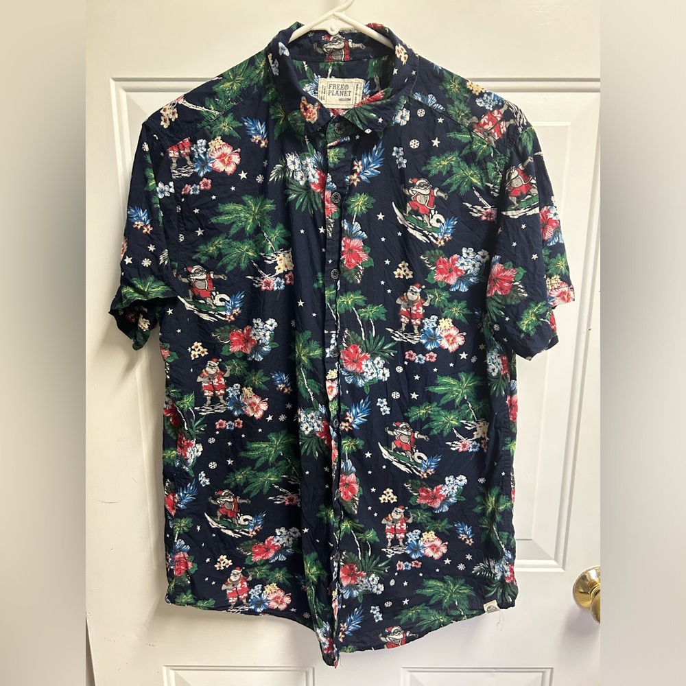 Men’s Free Planet Surfing Santa Polo size Medium